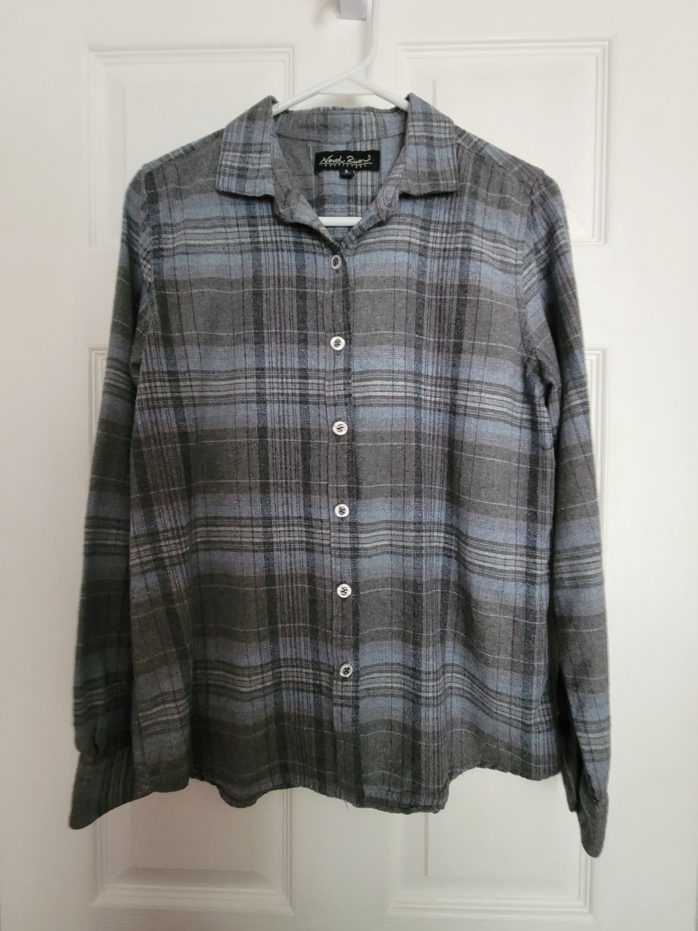 Blue and Gray Plaid Button-Down Flannel Shirt North Rivers Outfitters Sz S